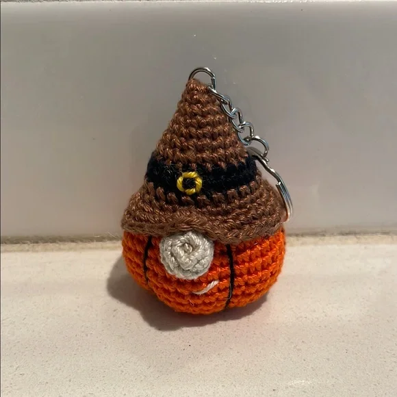 Handcrafted Pumpkin Gnome Keychain Accessory - Fall Halloween Thanksgiving - Picture 14 of 16